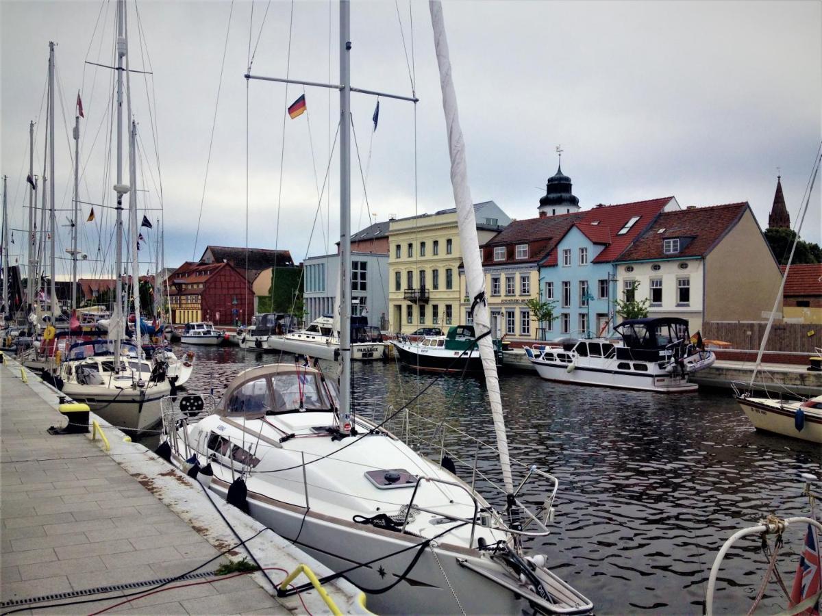 Fischerhaus Godewind 60 Qm Altwarp エクステリア 写真