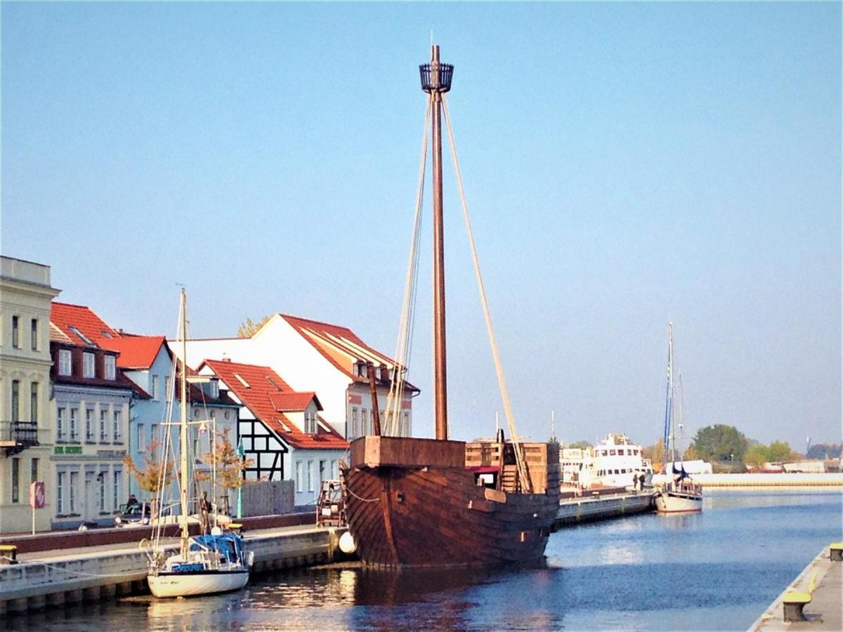 Fischerhaus Godewind 60 Qm Altwarp エクステリア 写真