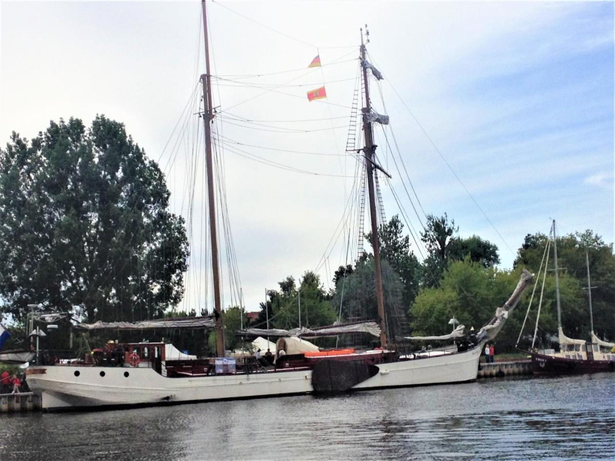 Fischerhaus Godewind 60 Qm Altwarp エクステリア 写真